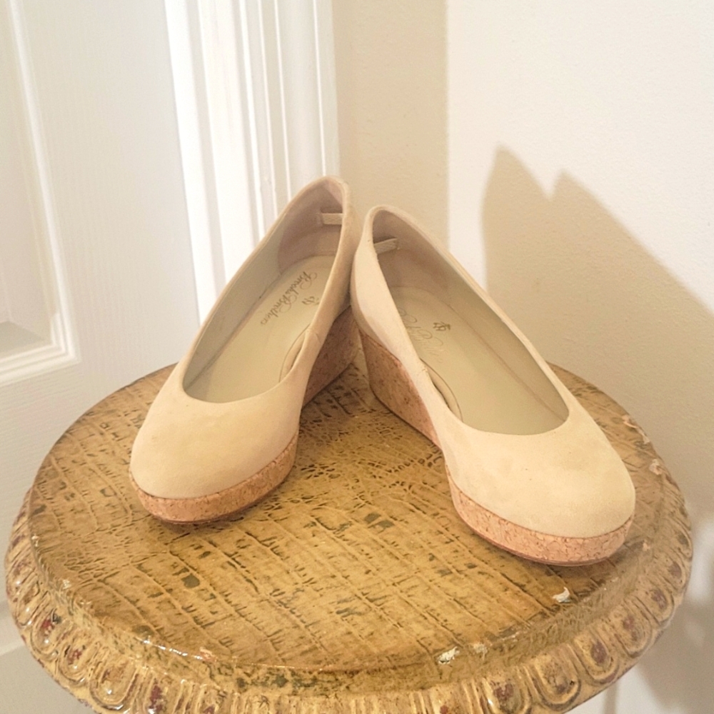 Brooks Brothers cork tan wedges size 7.5